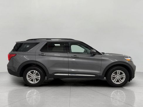 Used 2024 Ford Explorer XLT w/ Equipment Group 202A AWD/4WD image 11