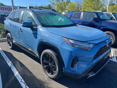 Used 2024 Toyota RAV4 SE w/ Convenience Package AWD/4WD image 2