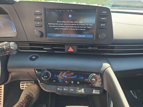 Certified 2025 Hyundai Elantra Sport FWD image 20