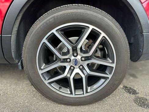Used 2018 Ford Explorer Sport w/ Equipment Group 401A AWD/4WD image 10