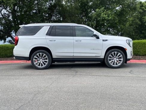 Used 2022 GMC Yukon Denali AWD/4WD image 2