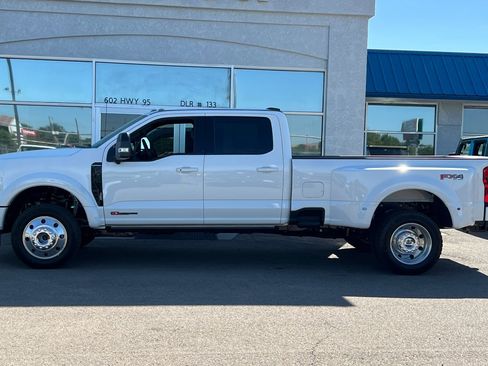 Used 2025 Ford F450 Platinum w/ FX4 Off-Road Package image 7