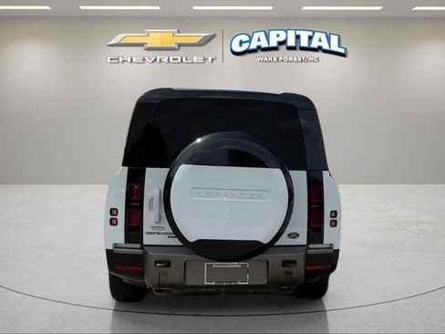 Used 2023 Land Rover Defender 130 X-Dynamic SE AWD/4WD image 4