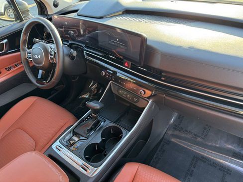 Used 2025 Kia Carnival SX Prestige image 6