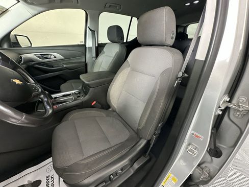 Used 2019 Chevrolet Traverse LT FWD image 11