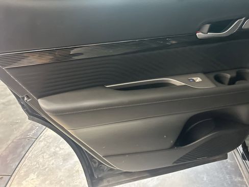 Used 2025 Hyundai Palisade Calligraphy image 17