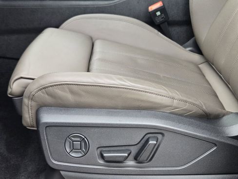 Certified 2025 Audi Q5 Premium Plus w/ Premium Plus image 28