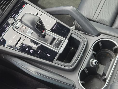 Used 2020 Porsche Cayenne image 29