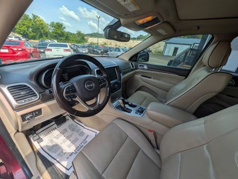 Used 2017 Jeep Grand Cherokee Overland AWD/4WD image 21