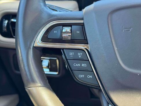 Used 2022 Lincoln Nautilus Reserve image 22