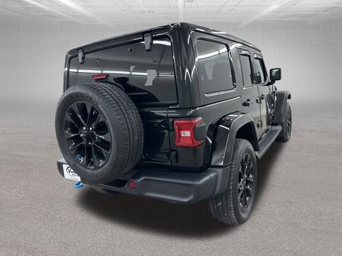 Used 2023 Jeep Wrangler Unlimited Sahara w/ Cold Weather Group image 13