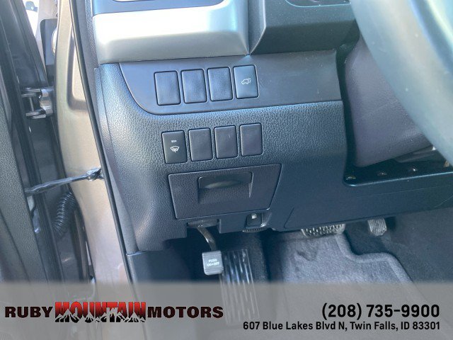Used 2016 Toyota Highlander XLE w/ Protection Package #3 AWD/4WD image 14
