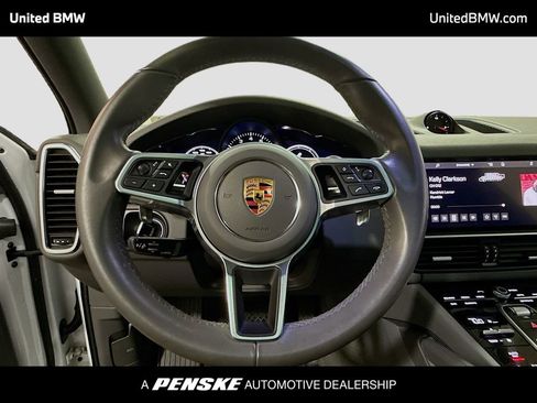 Used 2021 Porsche Cayenne image 6