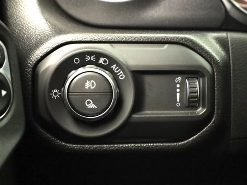 Used 2023 Jeep Gladiator Mojave w/ Cold Weather Group image 34