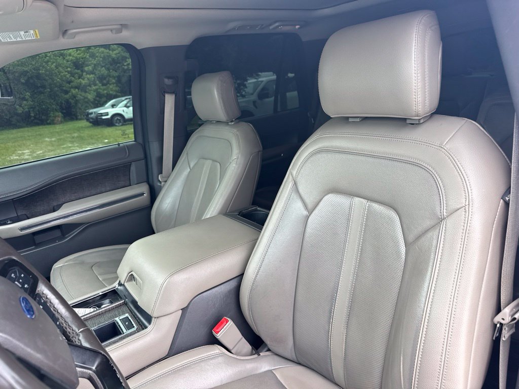 Used 2019 Ford Expedition Limited RWD image 10