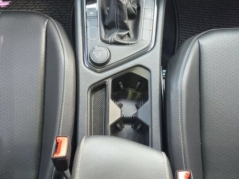 Used 2022 Volkswagen Tiguan SE R-Line AWD/4WD image 38