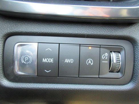 New 2026 GMC Acadia AT4 w/ Luxury Package image 23