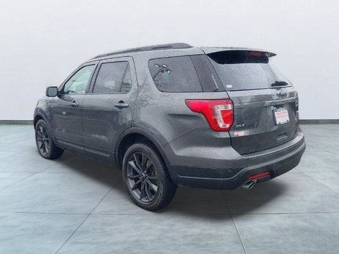 Certified 2018 Ford Explorer XLT w/ Equipment Group 202A AWD/4WD image 5