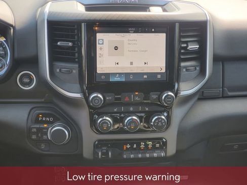 Used 2025 RAM 1500 Big Horn AWD/4WD image 34