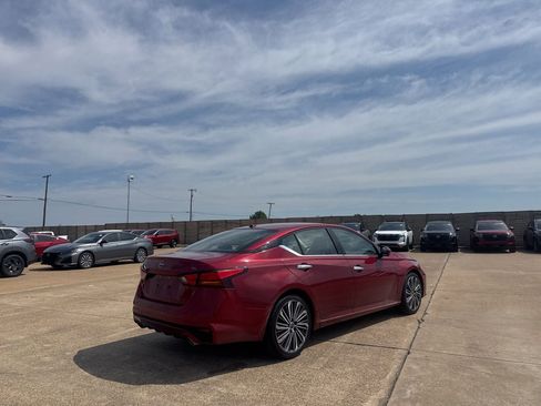 Used 2023 Nissan Altima 2.5 SL FWD image 22