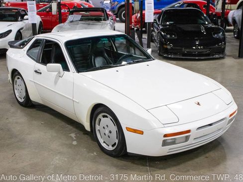 Used 1988 Porsche 944 Turbo image 9
