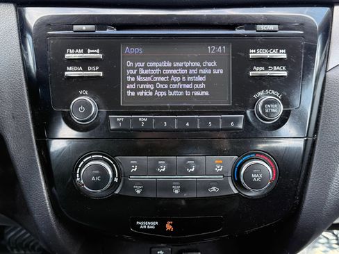 Used 2016 Nissan Rogue S image 25