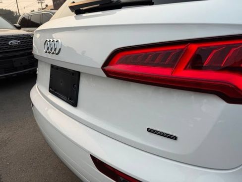 Used 2019 Audi Q5 2.0T Premium w/ Convenience Package AWD/4WD image 9
