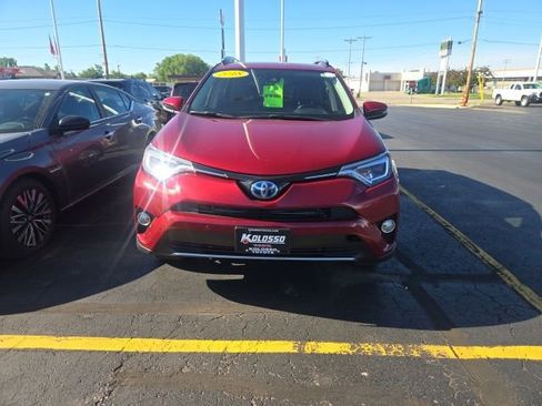 Used 2018 Toyota RAV4 Limited AWD/4WD image 2