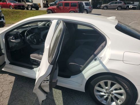 Used 2023 Toyota Camry LE FWD image 10