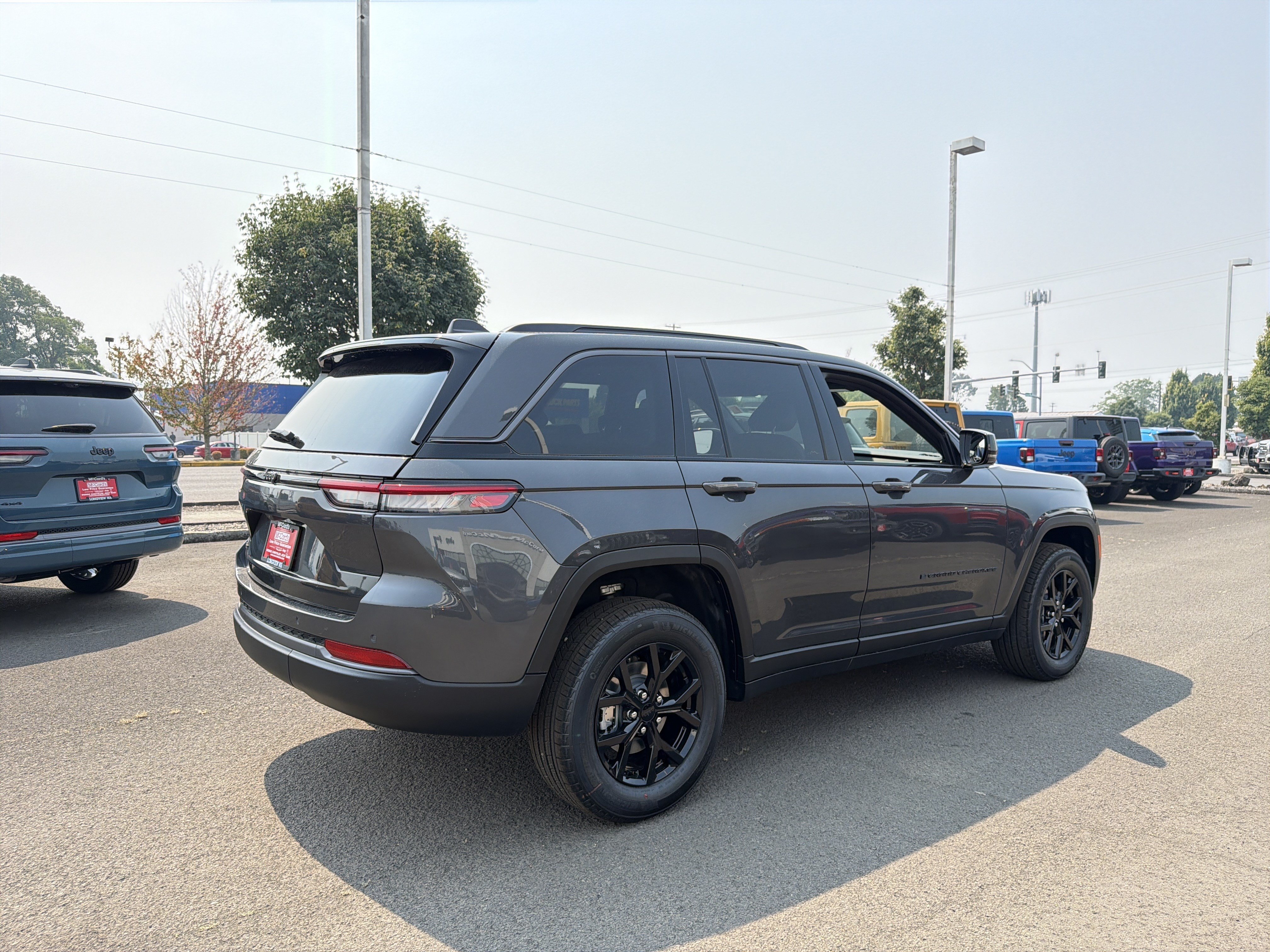 New 2026 Jeep Grand Cherokee Altitude AWD/4WD image 6