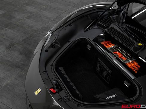 Used 2024 Ferrari SF90 Spider image 13