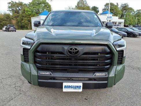 Used 2022 Toyota Tundra SR5 w/ SR5 Premium Package AWD/4WD image 9