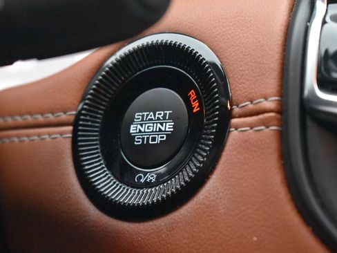 Used 2022 Jeep Compass Limited image 31