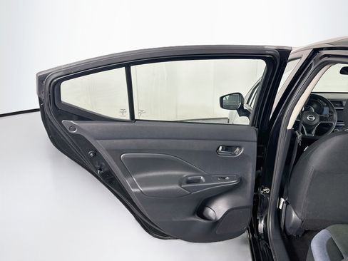 Used 2025 Nissan Versa SV FWD image 26