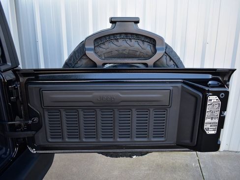 New 2025 Jeep Wrangler Sport S image 15