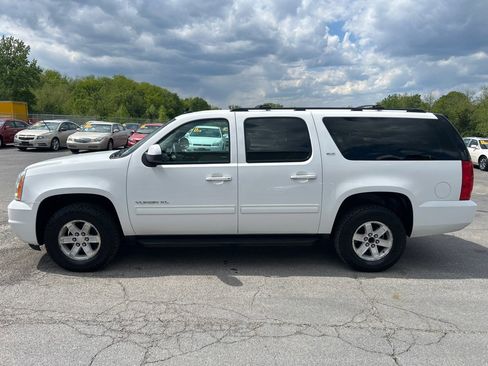 Used 2014 GMC Yukon XL SLT w/ SLT-2 Equipment Package AWD/4WD image 1
