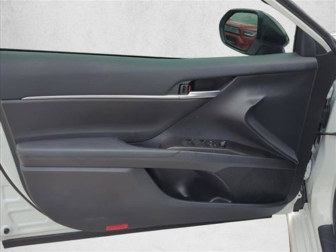 Used 2024 Toyota Camry SE FWD image 9