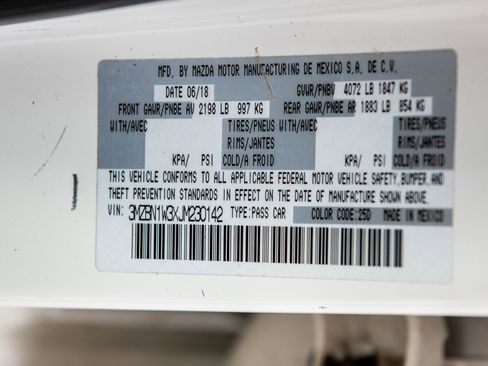 Used 2018 MAZDA MAZDA3 Grand Touring image 31