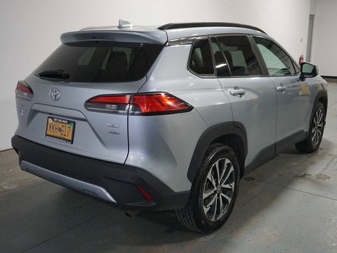 Used 2023 Toyota Corolla Cross XLE image 7