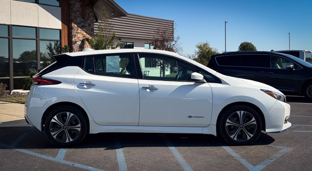 Used 2019 Nissan Leaf SV Plus w/ SV Plus Technology Package FWD image 22