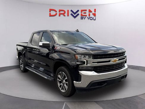 Used 2022 Chevrolet Silverado 1500 LT w/ Z71 Off-Road Package AWD/4WD image 2