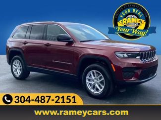New 2024 Jeep Grand Cherokee Laredo w/ Trailer Tow Package AWD/4WD video 1