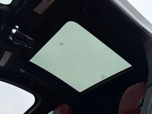 Used 2024 Alfa Romeo Stelvio Veloce image 5