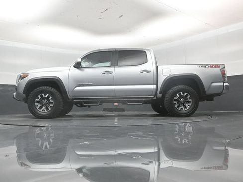 Used 2022 Toyota Tacoma TRD Off-Road AWD/4WD image 48