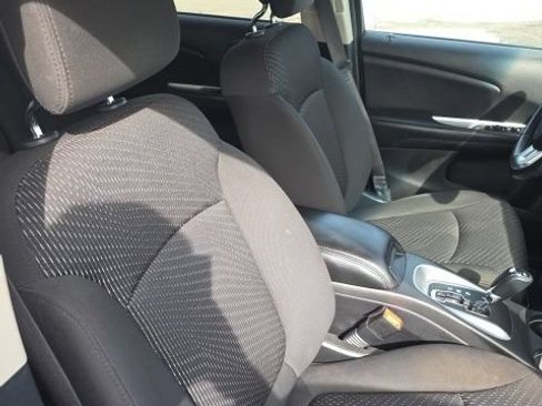 Used 2018 Dodge Journey SE w/ Popular Equipment Group FWD image 31