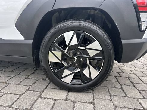 Used 2025 Hyundai Kona SEL FWD image 11