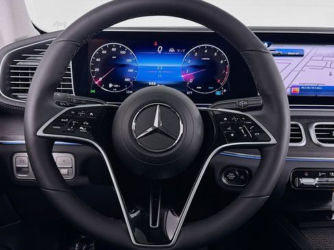 New 2026 Mercedes-Benz GLS 450 4MATIC image 18