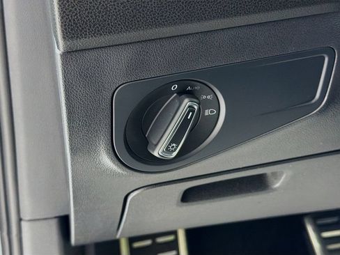 Certified 2023 Volkswagen Tiguan SE R-Line FWD image 10