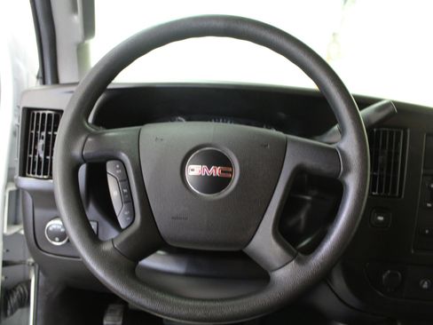 Used 2020 GMC Savana 3500 LT w/ LT Preferred Equipment Group image 9