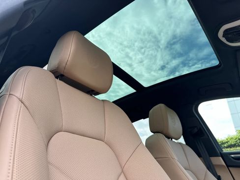 New 2026 Porsche Macan image 18